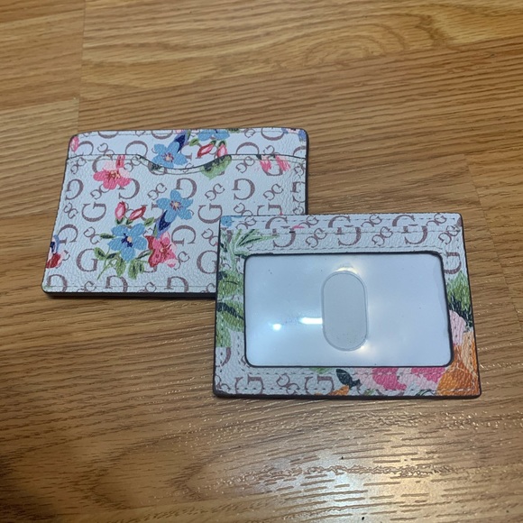 Guess Cardholder - Picture 3 of 5